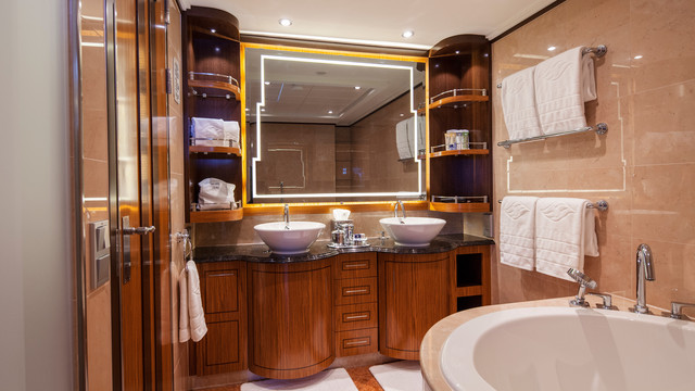 Disney Fantasy - Bathroom (Concierge One Bedroom with Veranda Stateroom)