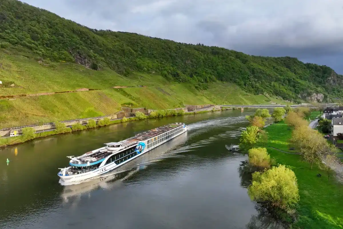 Viva Moments | Viva Cruises ships