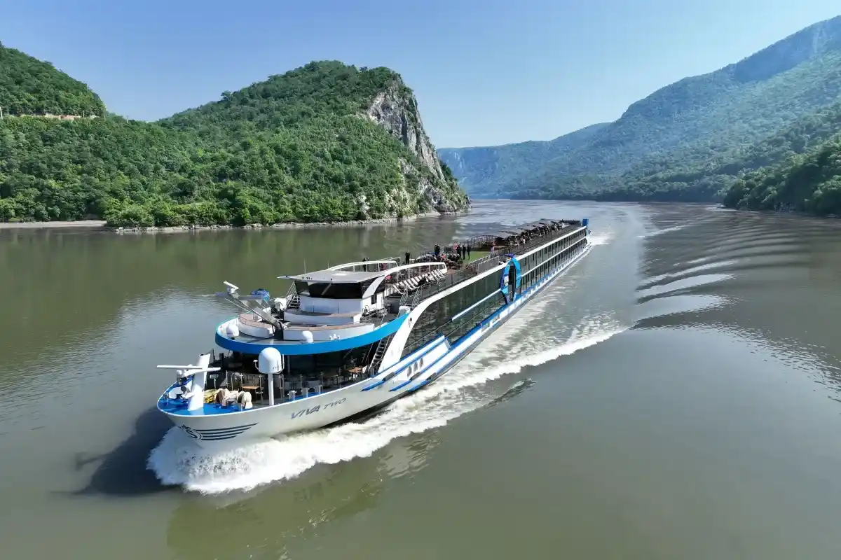 Viva Two| Viva Cruises ships